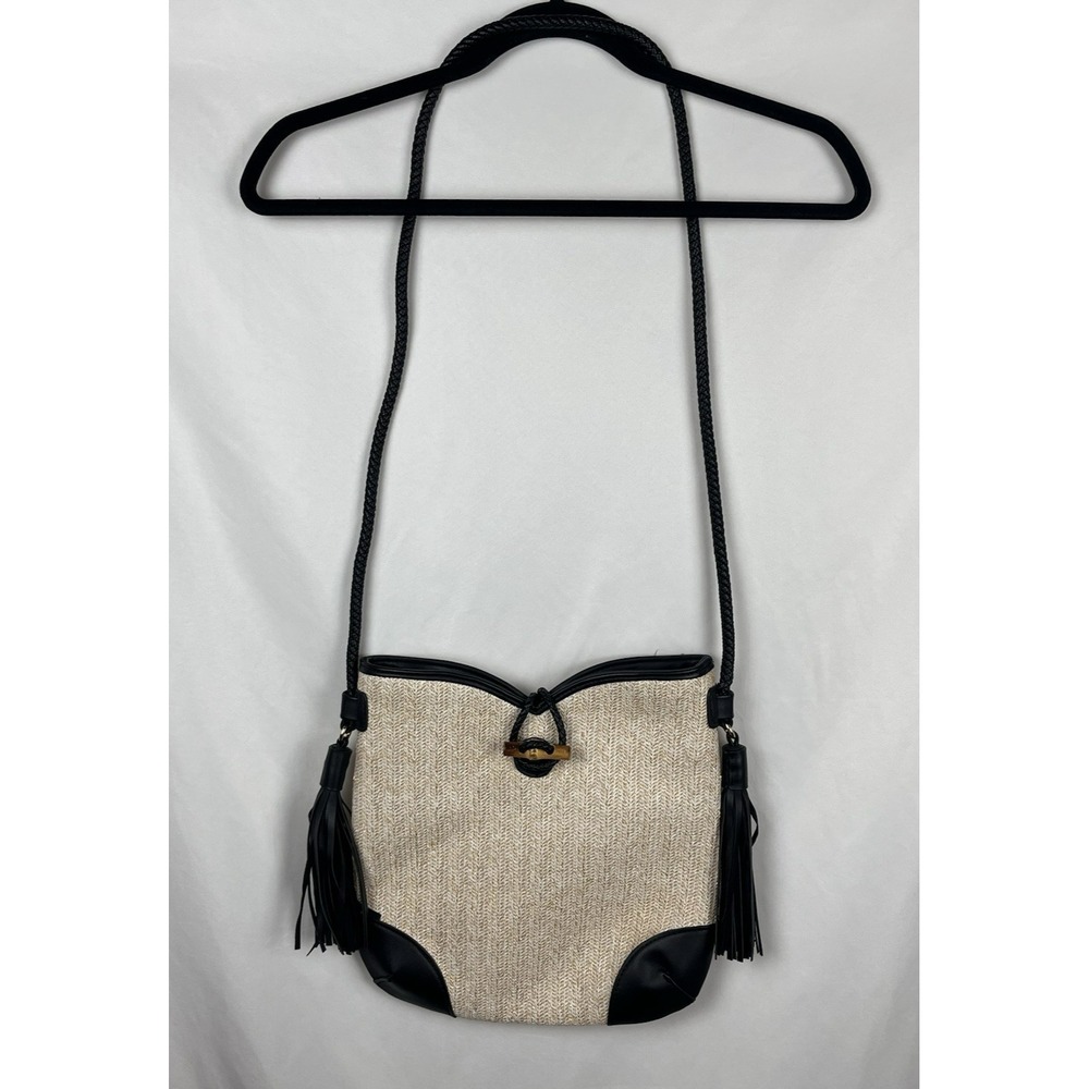 Jen & Co. Woven Rattan Straw Crossbody Bag Tassel Bamboo‎ Toggle Vegan Leather